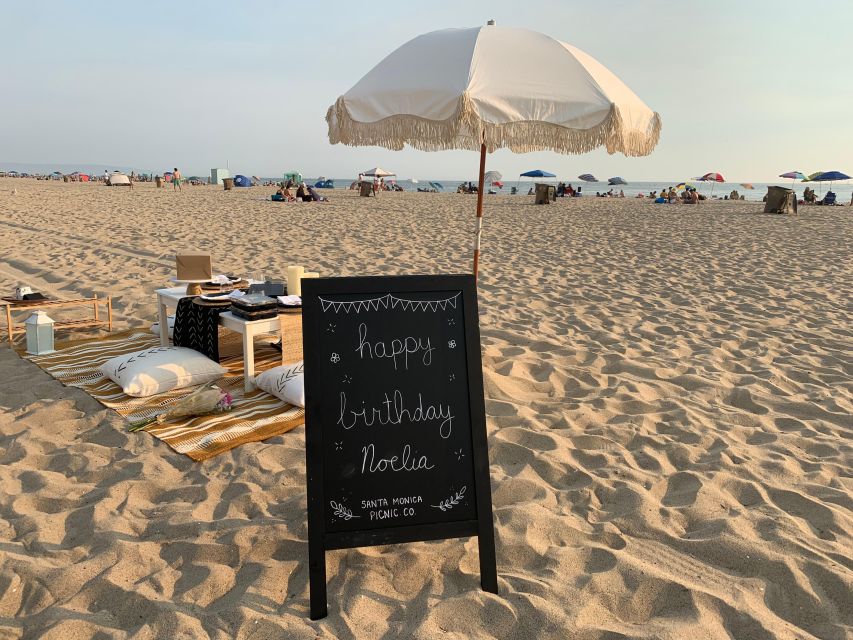Classic Beach Picnic in Santa Monica (2-4 People) - Picnic Basket