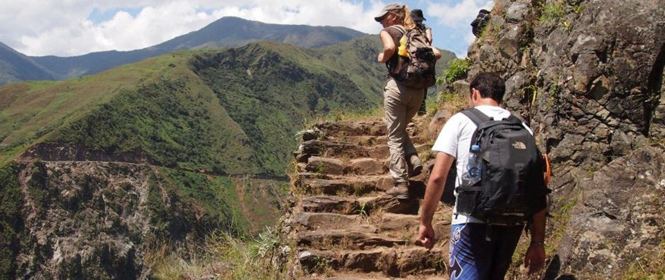 Classic Inca Trail 4 Days - Day 1: Trailhead to Huayllabamba