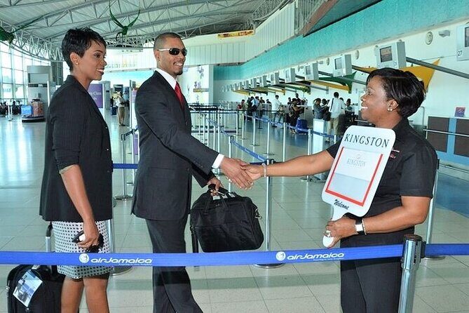 Club Kingston VIP Lounge & Fast Track with Private Roundtrip Airport Transfer - Key Points