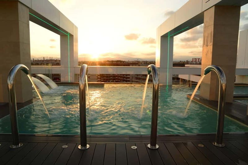 COCKTAIL WORKSHOP AT SUMMIT ROOFTOP - Who Should Consider This Experience?