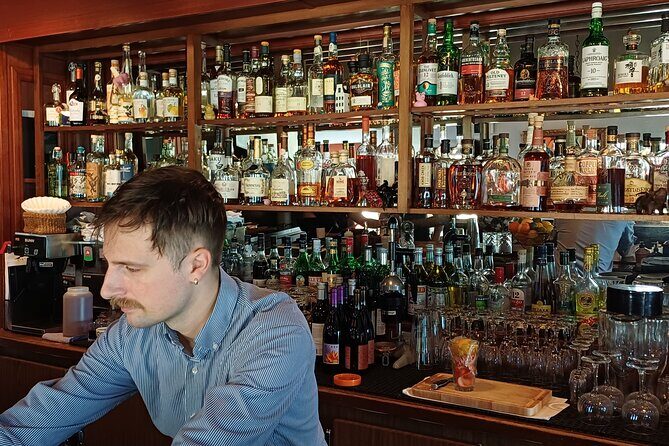 Cocktails And Stories From Pike Place Market - Special Stops: From Fish to Botanicals