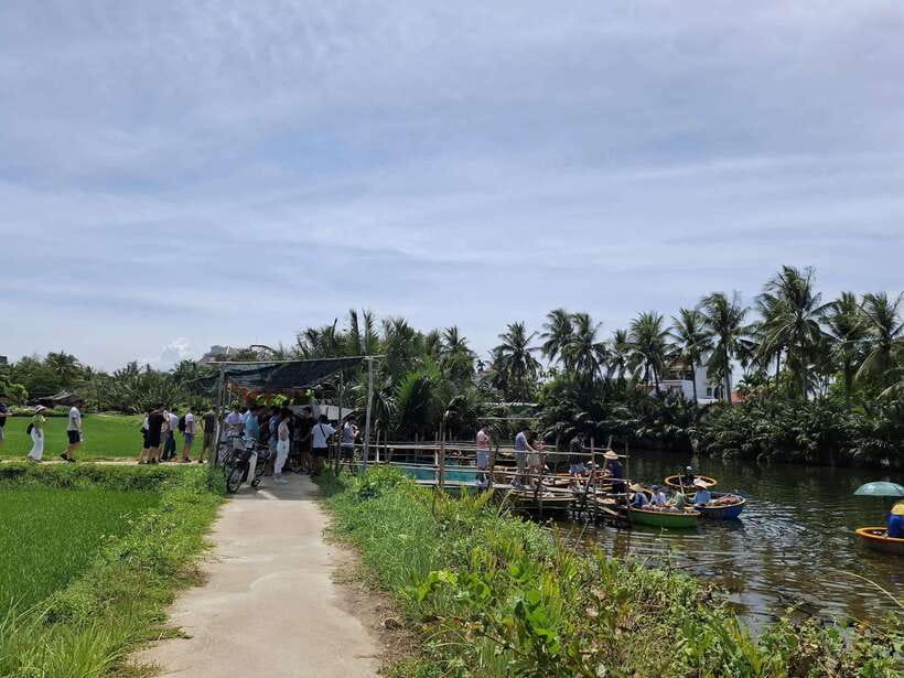 Coconut Boat Rowing in Thanh Dong Village - Key Points