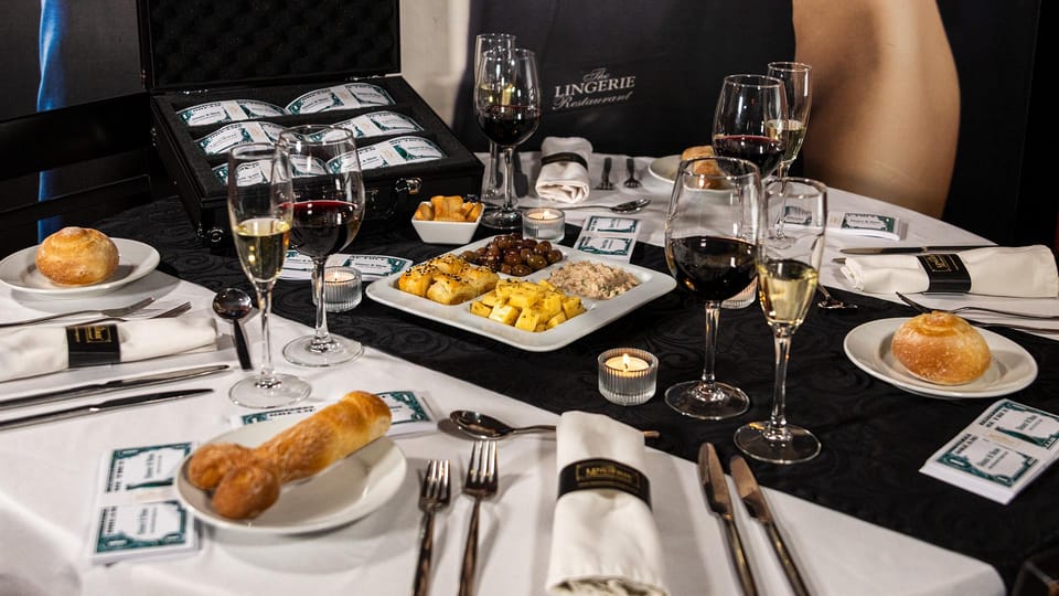 Coimbra: Erotic Cabaret Show and Dinner - The Dining Experience: From First Bite to Last Sip