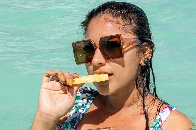 Collective tour of the Rapids of Bacalar in Pontoon - The Sum Up