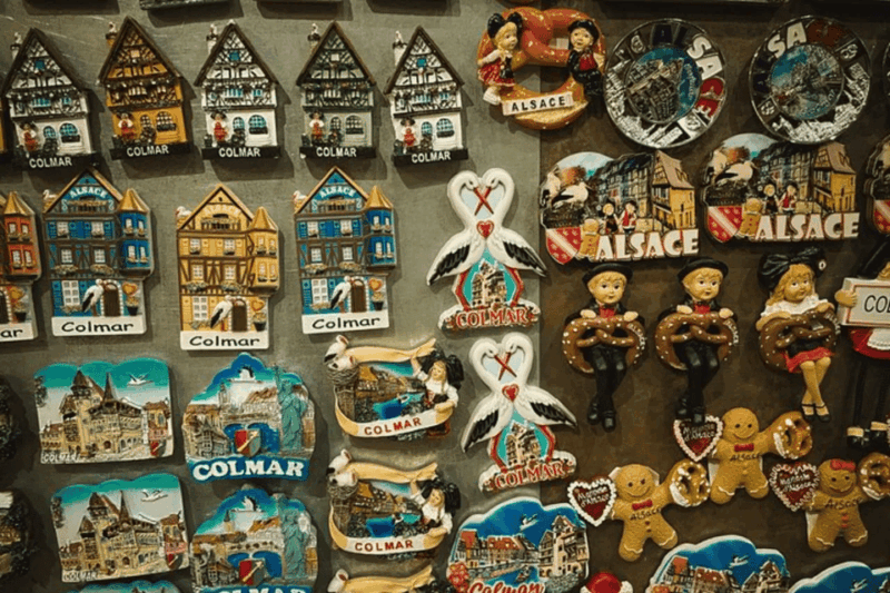 Colmar: Christmas Market and City Highlights Walking Tour - Christmas Market Experience
