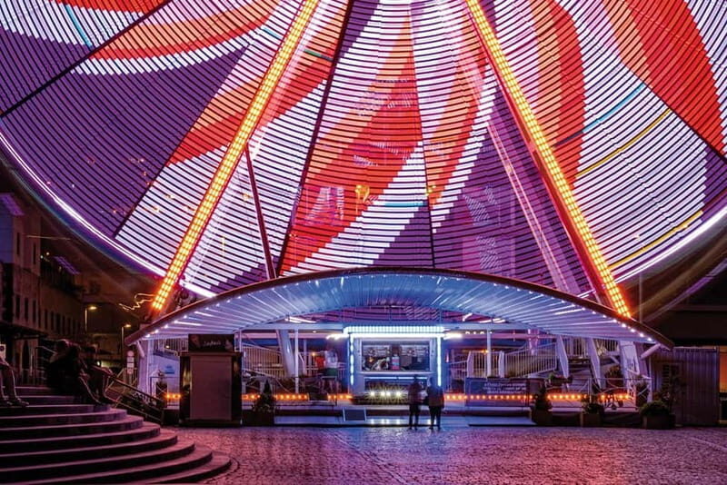 Cologne: Ferris Wheel in front of the Chocolate Museum - An In-Depth Look at the Ferris Wheel Experience