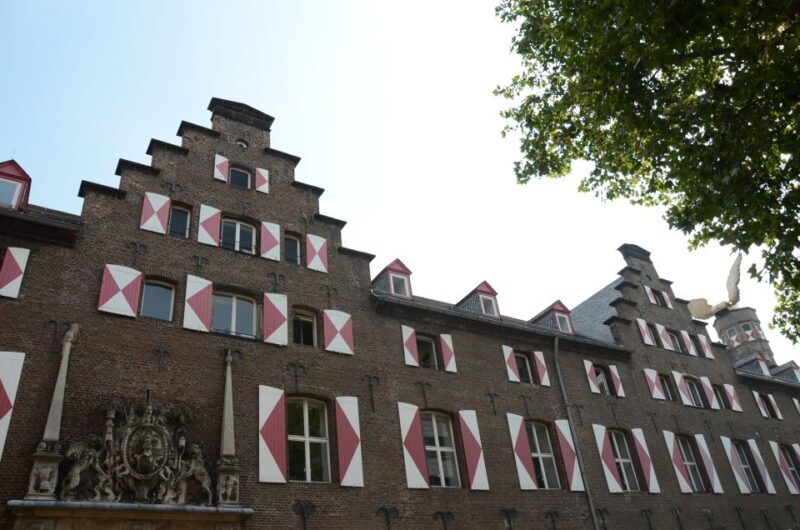 Cologne: Private Guided Walking tour - FAQs