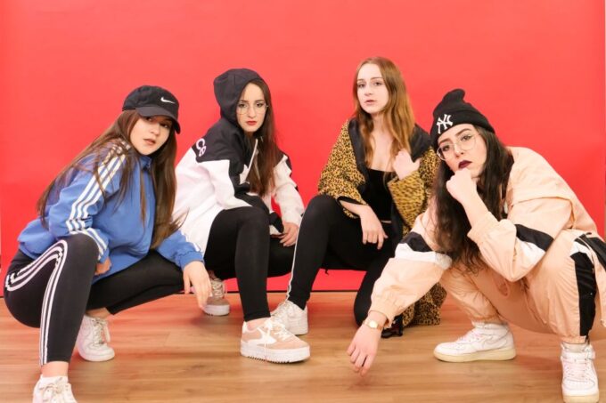 Cologne: Selfiewerke Selfie Photo Studio - Accessibility and Languages