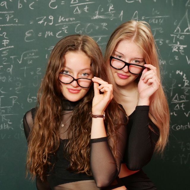 Cologne: Selfiewerke Selfie Photo Studio - Frequently Asked Questions