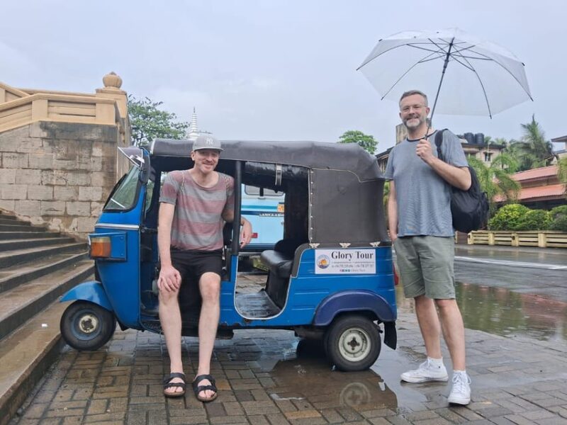 Colombo City Tour by Tuk Tuk Experience Morning or Evening - Historical Landmarks