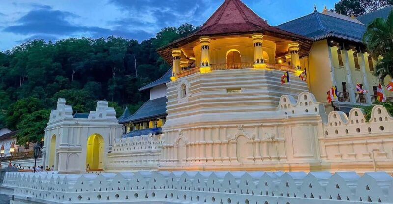 Colombo: Kandy and Pinnawala Day Trip With Free Hotel Pickup - Bahirawakanda Temple and Viewpoint