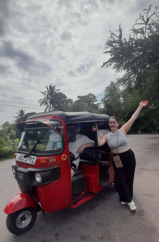 Colombo: Local Guide with Colombo City Tour by Tuk Tuk - The Tasting Experience