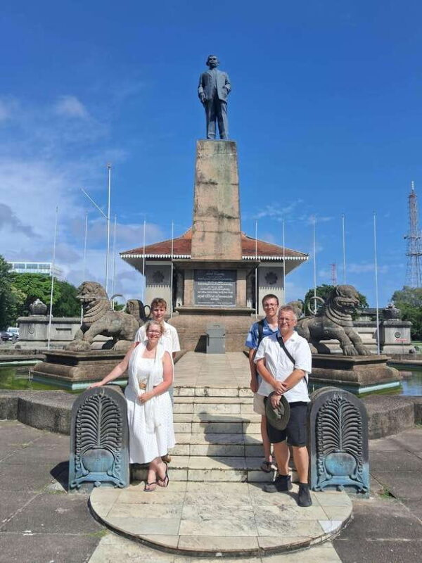 Colombo: Local Guide with Colombo City Tour by Tuk Tuk - Practical Details and Value