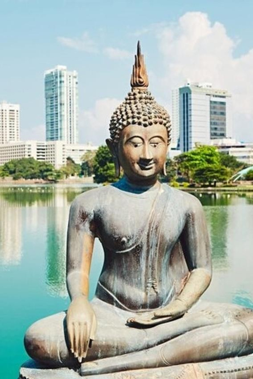 Colombo : Private Custom Tour With a Local Guide - Discover Local Cuisine