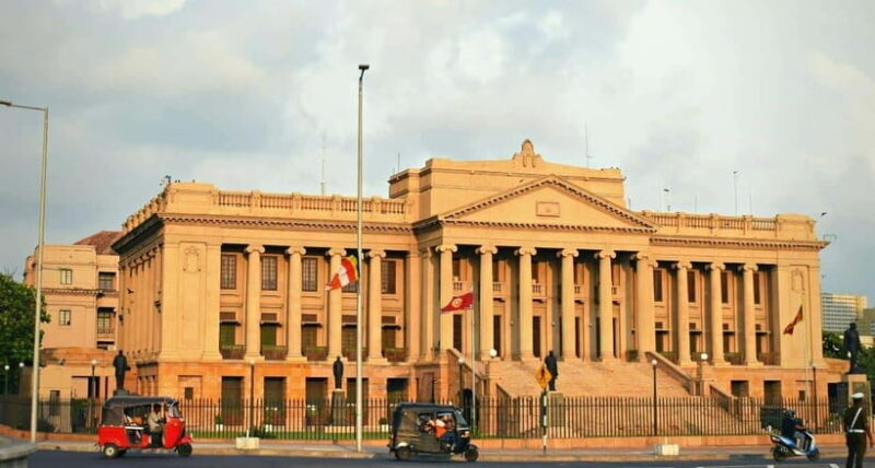Colombo: Sightseeing Tour, Beach, and Kelaniya Temple Day - An Overview of the Tour Experience
