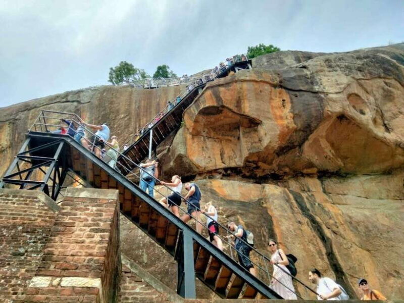 Colombo: Sigiriya Rock, Dambulla & Jeep Safari All Inclusive - FAQs