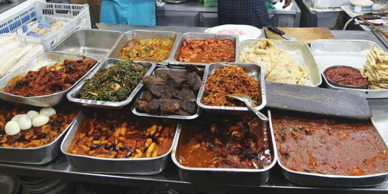 Colombo: Street Food Private Walking Tour with Transfer - Detailed Breakdown of the Itinerary