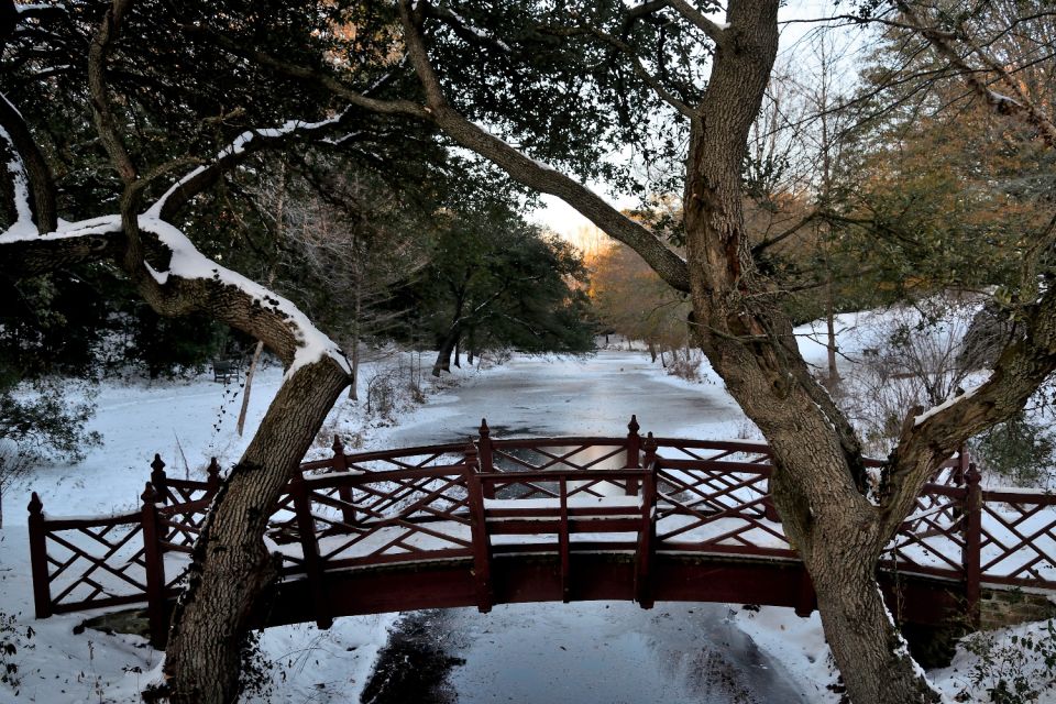 Colonial Williamsburg: Self-Guided Walking Tour - Ghost Sightings and Governors Palace