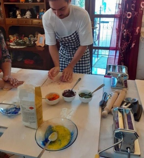 Colorful Pasta Cooking Class Near Arezzo - Key Points