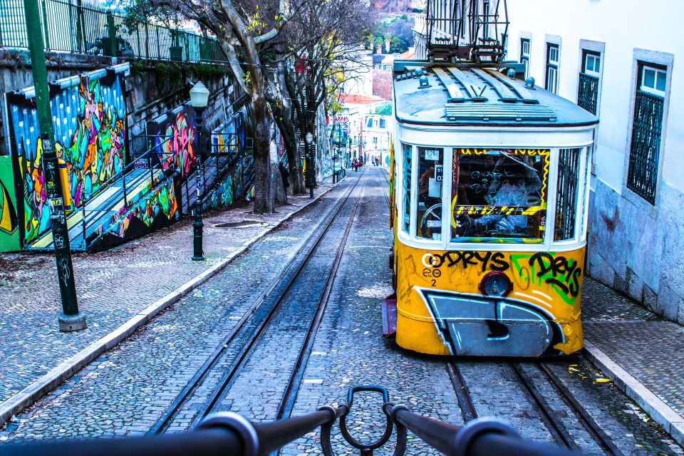 Colorful Street Art Walking Tour in Lisbon - Blending Contemporary and Historical Allure