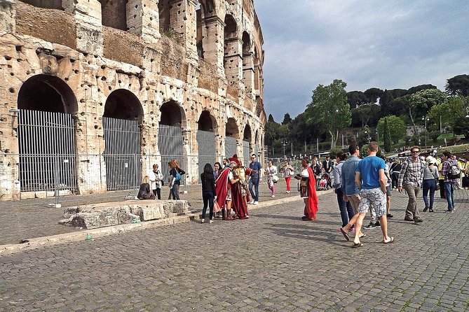 Colosseum Tour 1h - Group Size and Identification Requirements