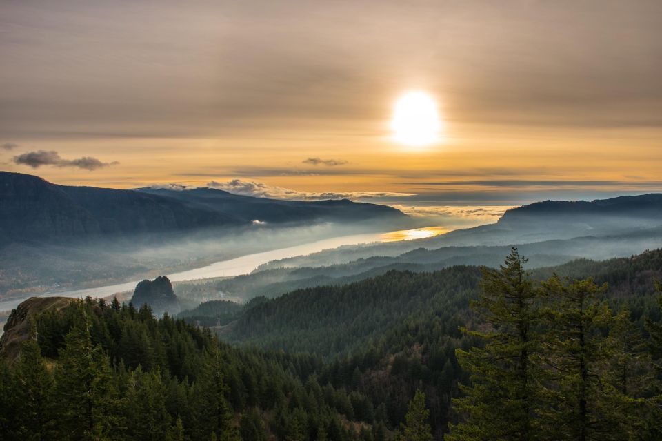 Columbia River Gorge: Small-Group Tour & Hike - Delicious Picnic Lunch in Hood River
