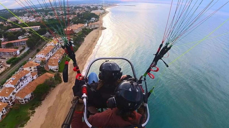 Coma-Ruga: Paramotor flight with photo and video report - Why This Experience Stands Out