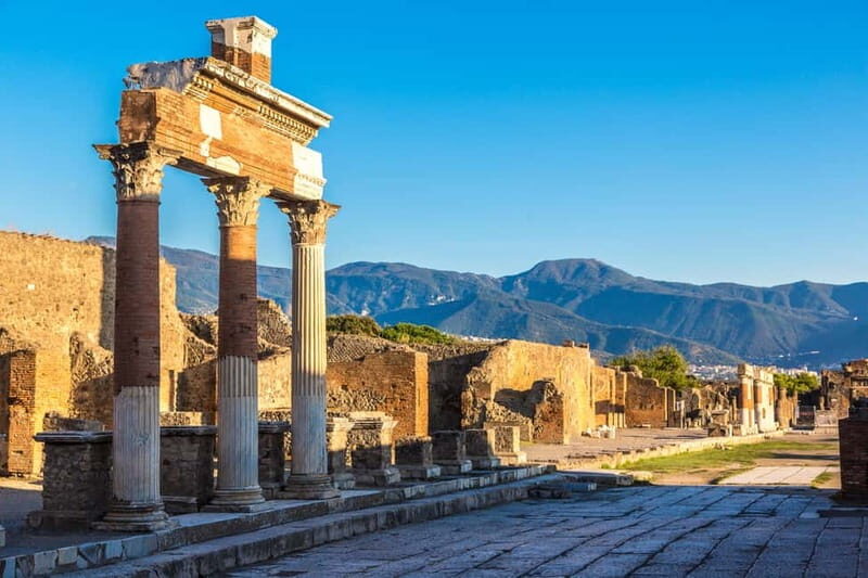 COMBO TOUR VESUVIO & POMPEII WITH LOCAL GUIDE - Key Points