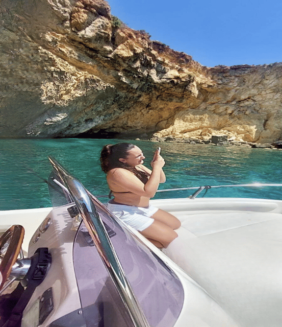 Cominos Best in a Flash: Caves, Coves & Beaches Boat Tour - What to Bring