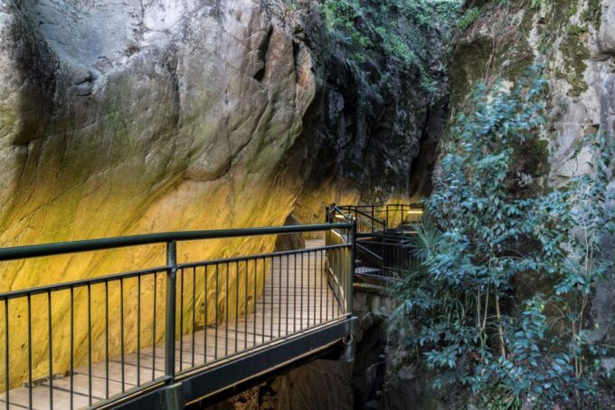 Como Lake: Entry Ticket Bellano Gorge and Audioguide of the Lake - Navigating the Gorge Experience