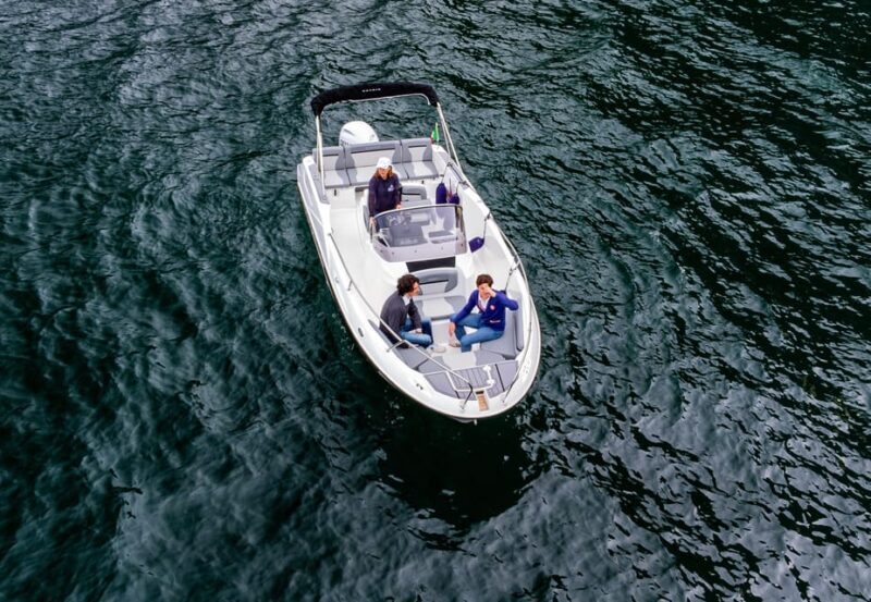 Como lake shared boat tour 1 o 2 ore rain cover - Lake Como Shared Boat Tour: A Practical Guide to Discovering Italy’s Scenic Treasure