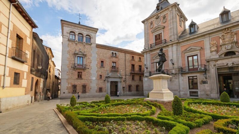 Complete Madrid: Hapsburgs, Palace and Almudena Cathedral - What You Get and What You Don’t