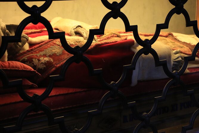 Complete St. Peters Basilica Tour With Dome Climb & Crypts - Customer Reviews and Experiences