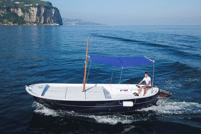complete tour of the island of Capri by private boat - The Sum Up