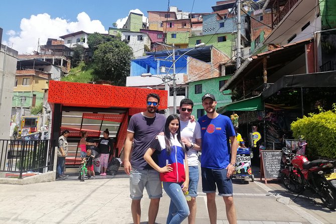 Comuna 13 Graffiti Tour and Enjoy Photos and Videos With Drone - Exploring Street Art and History