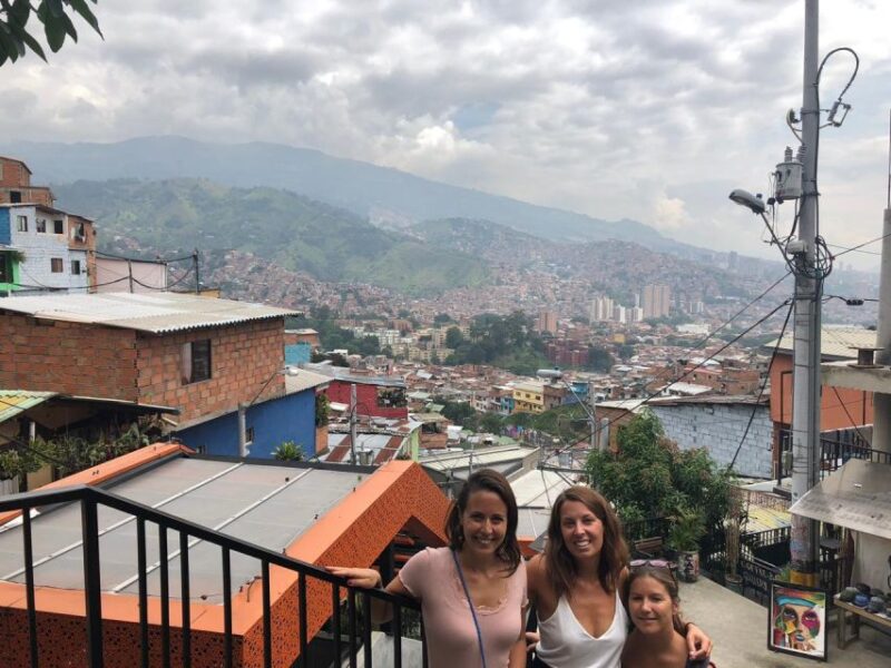 Comuna 13 Neighborhood & Street Art Private Tour - Key Points