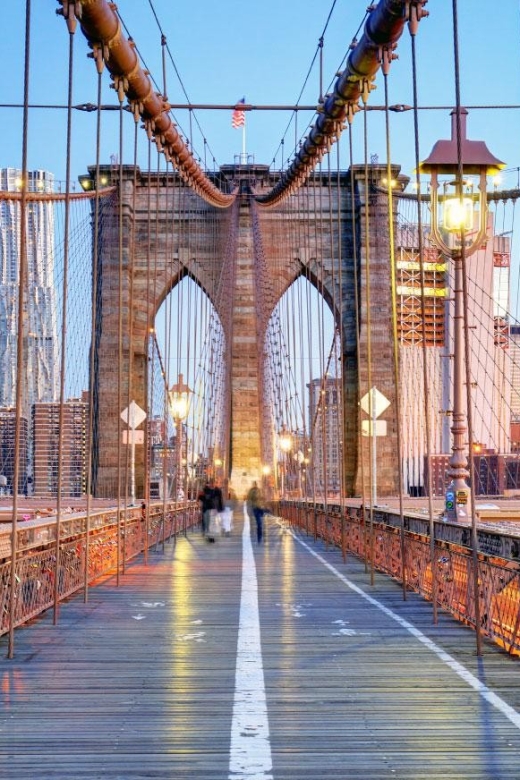 Contrasts of New York Tour - Queens Landmarks