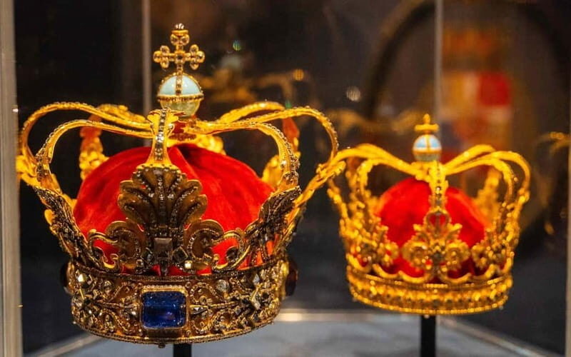 Copenhagen: Rosenborg and Christiansborg Palaces Tour in Spanish - A Closer Look at the Itinerary and Highlights