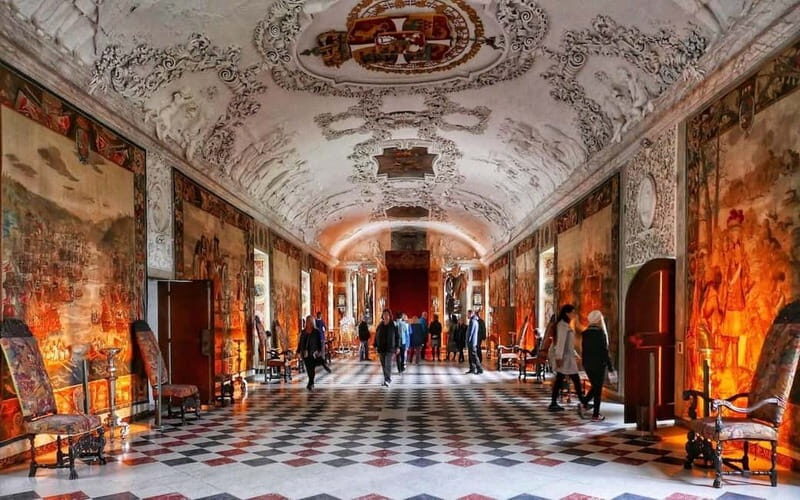 Copenhagen: Rosenborg and Christiansborg Palaces Tour in Spanish - Authentic Experiences and Traveler Feedback