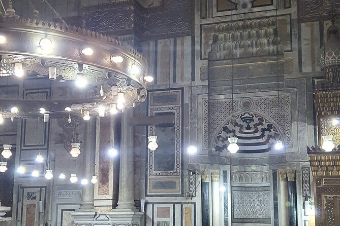 Coptic Cairo, Mosques , Sailing on Nile and Bazaar Private Tour With Lunch - Indulging in Koshary Cuisine