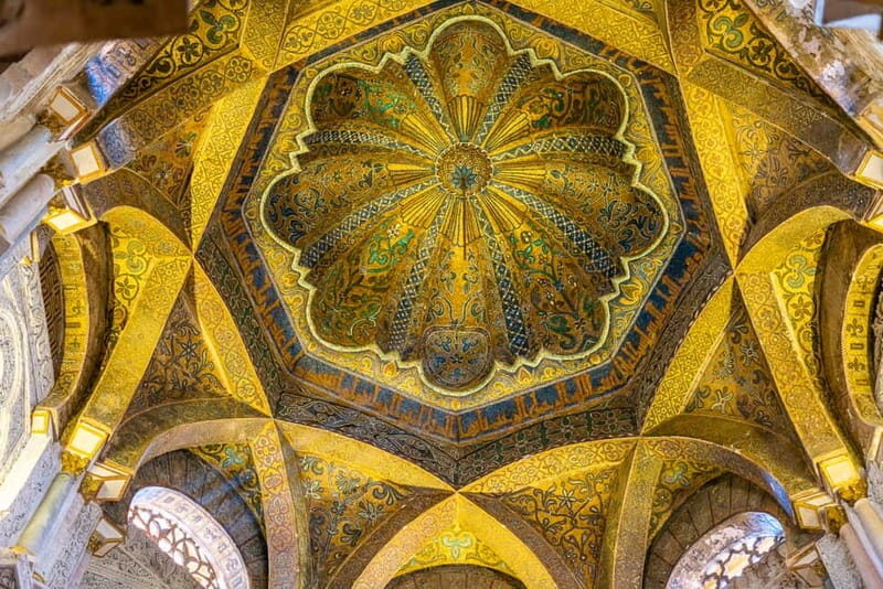 Córdoba: Mosque, Jewish Quarter & Tour with Ticket - The Experience in Detail