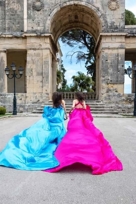Corfu: Old Town Photoshoot in Flying Dress - Key Points