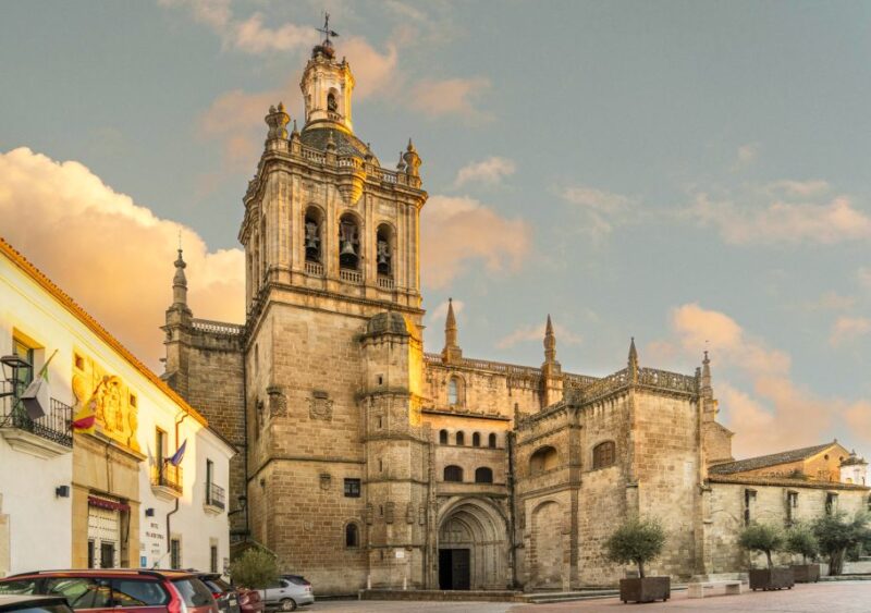 Coria: Cathedral of Coria Ticket Entrance - Fifteenth Century Cloister