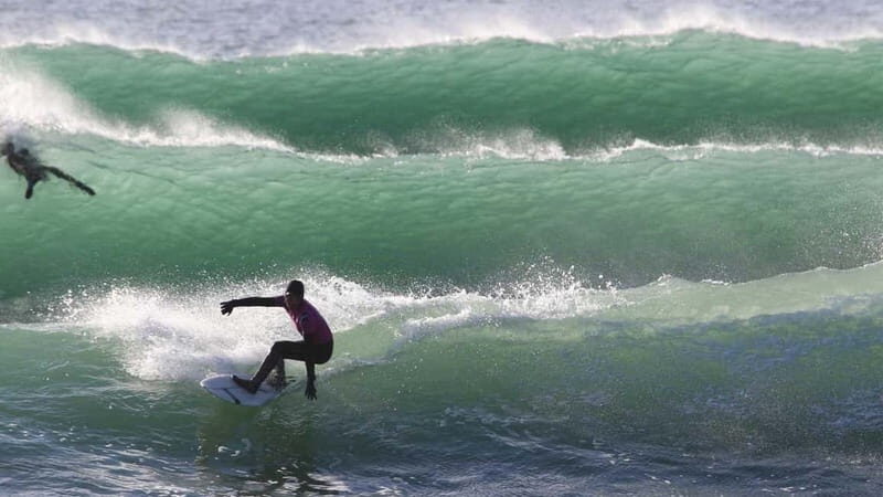 Cornwall: Beginner or Improver Surf Lesson with Gear - The Learning Environment