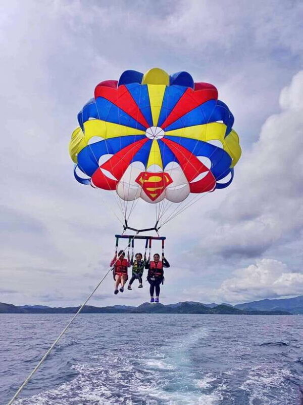 Coron: Parasailing with Hotel Transfer Watersports - FAQ  