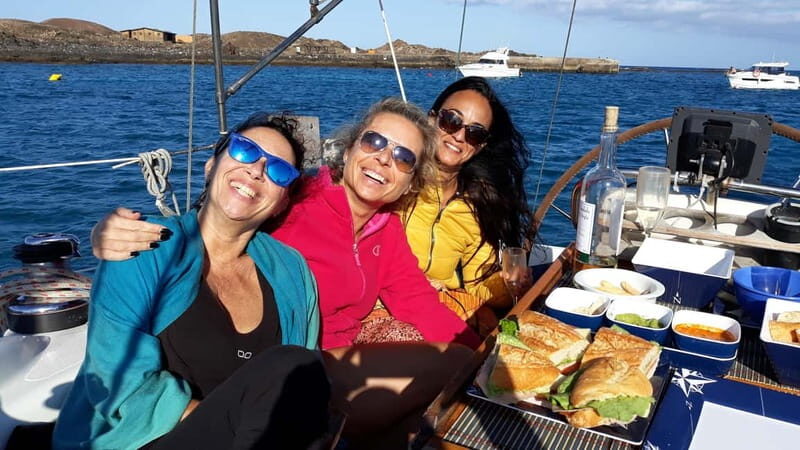 CORRALEJO: PRIVATE TOUR BY SAILBOAT AROUND LOBOS ISLAND - Who Would Love This Tour?