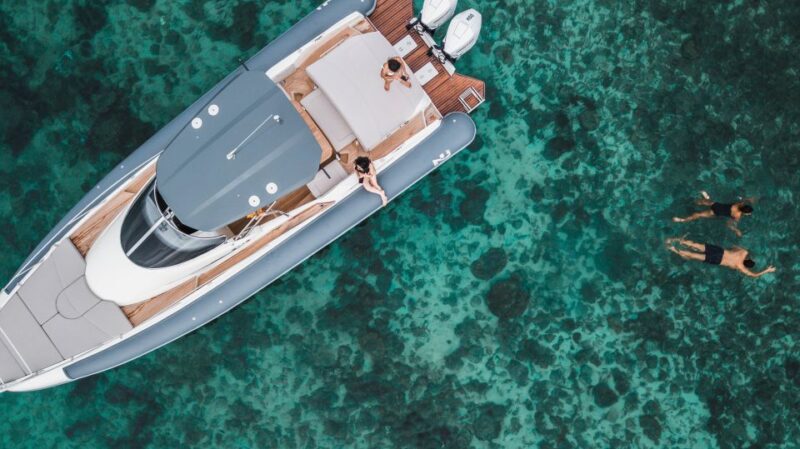 Corralejo: Speedboat Cruise to Beaches With Fruit and Drinks - Adrenaline Thrills