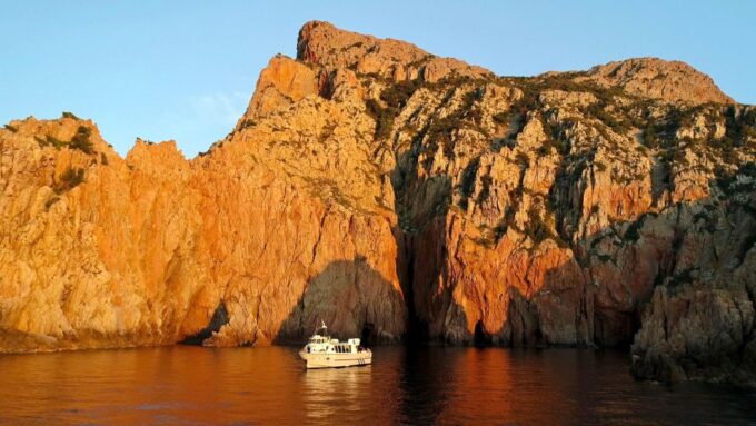 Corsican Evening: Calanques De Piana Sunset Apero With Music - Tips for an Enjoyable Experience