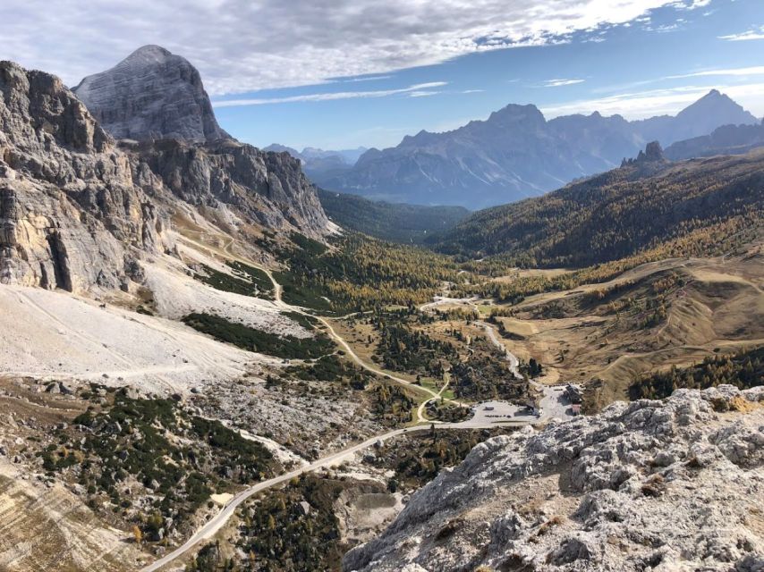 Cortina D'Ampezzo: Cortina Valley and Lakes Guided Tour - Key Points
