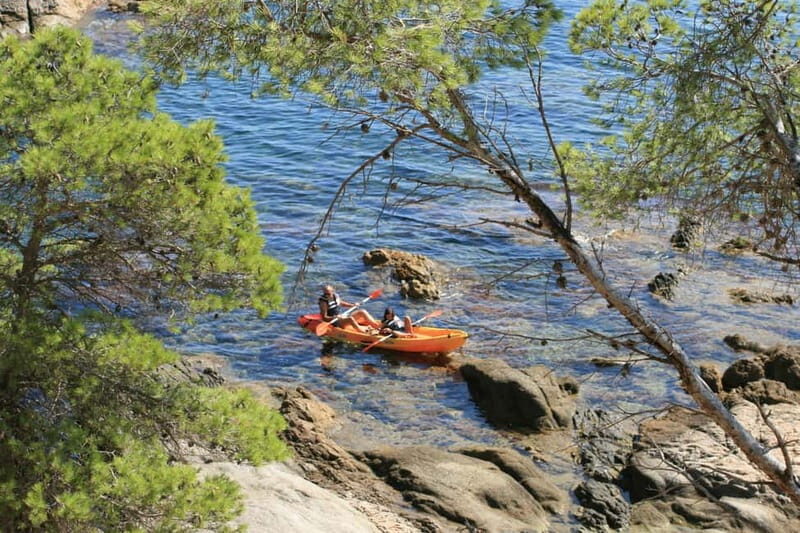 Costa Brava: Sant Feliu de Guíxols Kayak & Snorkel Tour - Key Points